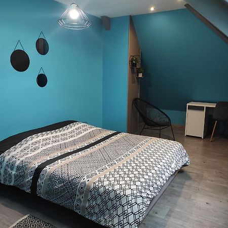 Agréable et spacieuse chambre familiale Sansac-de-Marmiesse Esterno foto