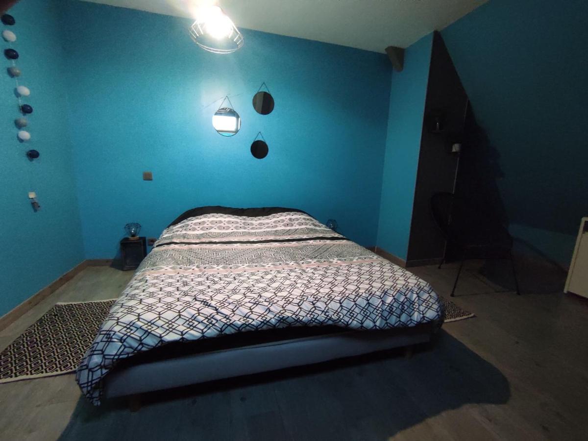 Agréable et spacieuse chambre familiale Sansac-de-Marmiesse Esterno foto